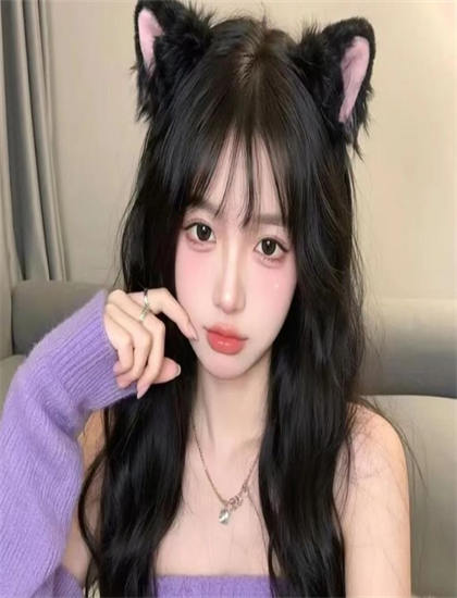 狗仔英雄场景布置分析：环境设计与主题呼应探讨